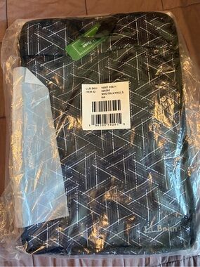 RARE NWT L.L. Bean Black & White Abstract Pattern Laptop or Tablet Sleeve